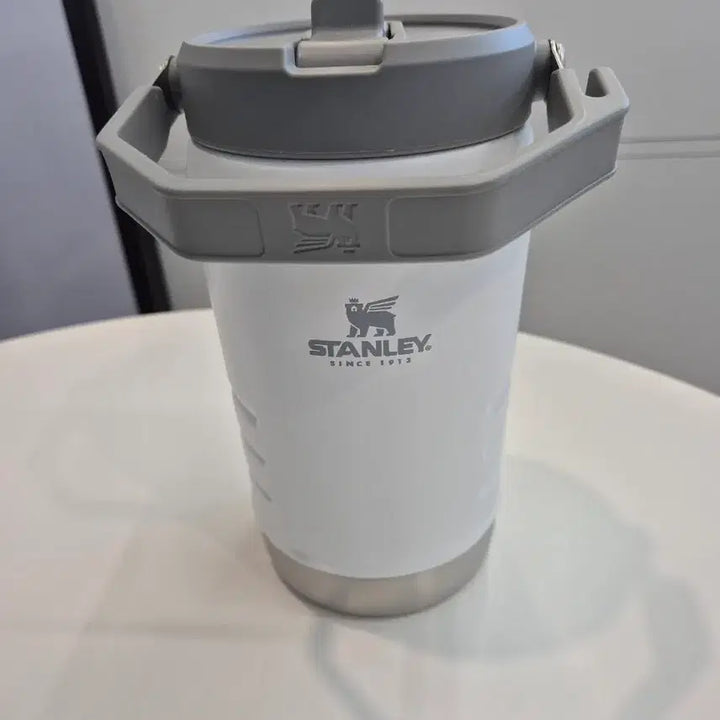 [BUNJANG] Stanley IceFlow Flip Straw Tumbler 1.18L (40oz) Sealed / 스탠리 아이스플로우 플립 스트로우 저그 1.18L 미개봉 새상품