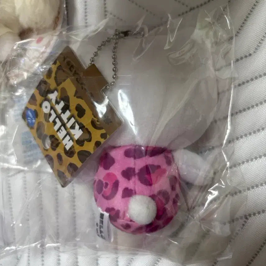 [BUNJANG] Sanrio Hello Kitty Gal Pink Leopard Mascot (Sealed) / 미개봉) 산리오 헬로키티 갸루 핑크 레오파드 마스코트