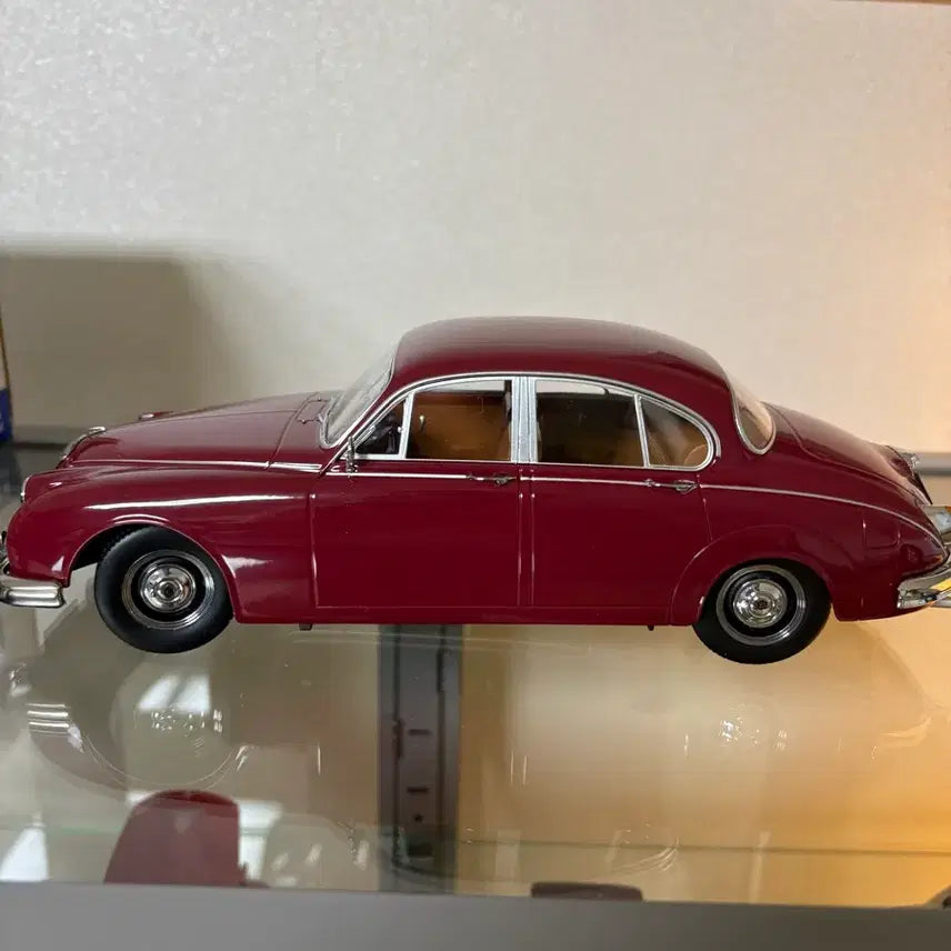 [BUNJANG] KK Scale 1:18 Daimler 250 V8 1962 Diecast Car / KK Scale 1:18 다임러 250 v8 1962