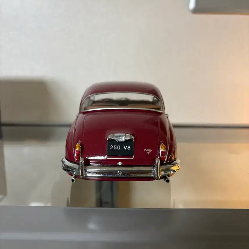 [BUNJANG] KK Scale 1:18 Daimler 250 V8 1962 Diecast Car / KK Scale 1:18 다임러 250 v8 1962