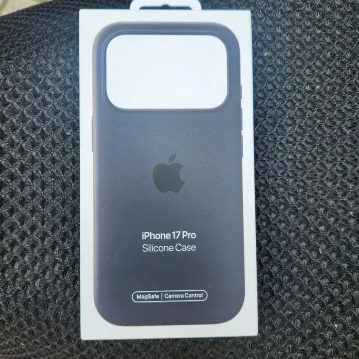 [BUNJANG] Apple iPhone 17 Pro Silicone Case with MagSafe / 정품 애플 아이폰 17 프로 실리콘 케이스 서비스 강화유리 드림