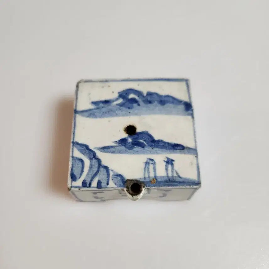 [SOLD OUT] 고미술품 조선시대 백자청화사각산수문연적