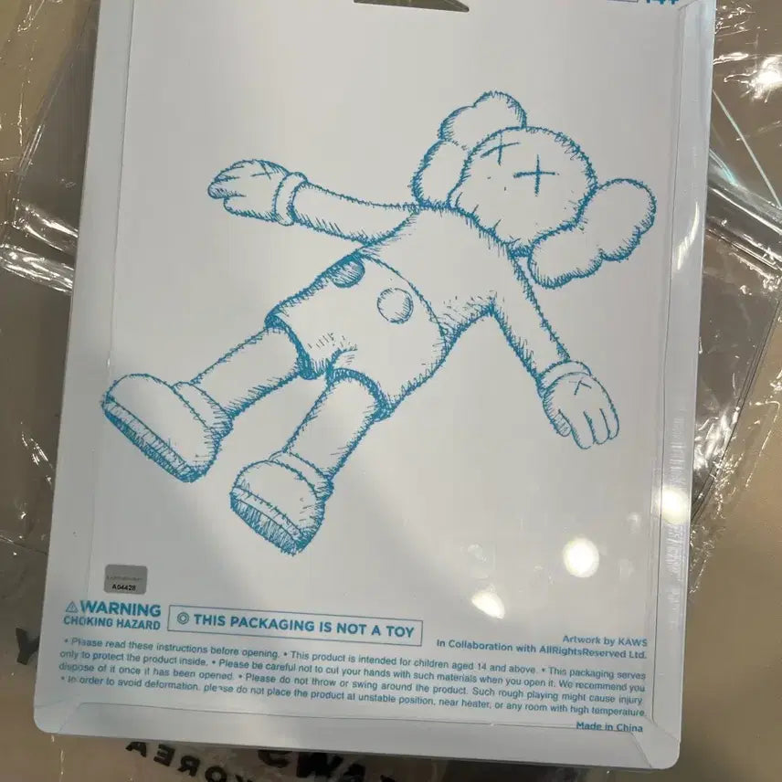[BUNJANG] KAWS Holiday Korea Figure + Tote Bag Set / 카우스 홀리데이 코리아 피규어+토트백 세트