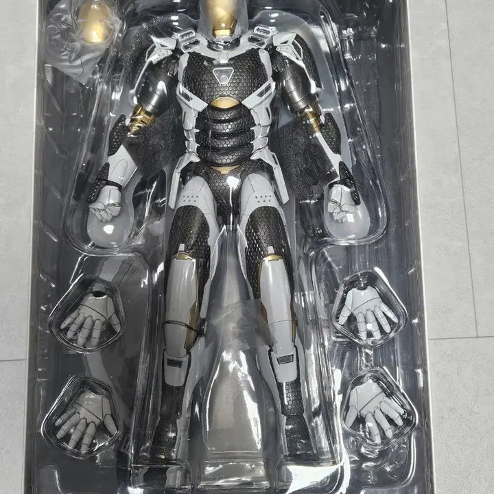 [SOLD OUT] 핫토이 스타부스터