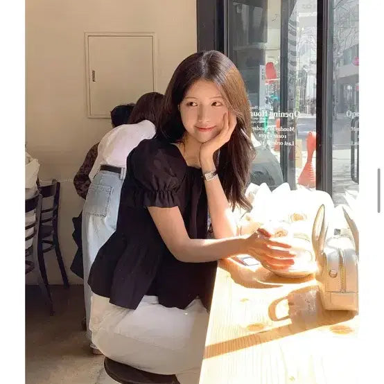 [SOLD OUT] 퍼빗 스퀘어 블라우스