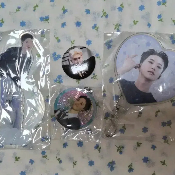 [BUNJANG] SEVENTEEN Hoshi Birthday Cafe Lucky Draw Acrylic Stand, Keyring, Badge Set / 세븐틴 호시 생카 특전