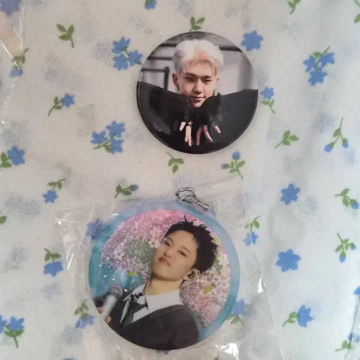 [BUNJANG] SEVENTEEN Hoshi Birthday Cafe Lucky Draw Acrylic Stand, Keyring, Badge Set / 세븐틴 호시 생카 특전