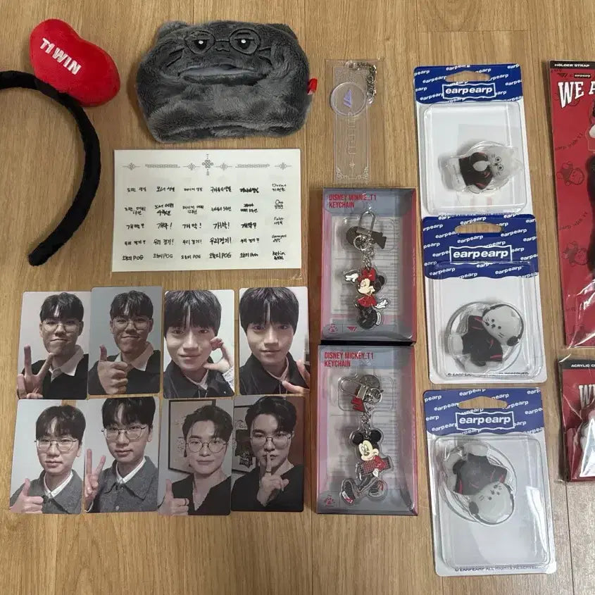 [BUNJANG] T1 Faker Bundle Set Photocard, Keychain, and Merchandise / (일괄) 티원 T1 페이커 포토카드 키링 굿즈 세트