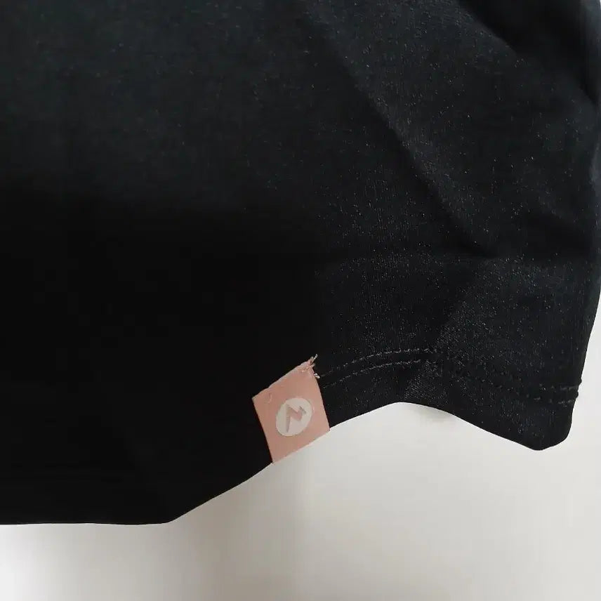[BUNJANG] Marmot Functional Black Short Sleeve T-Shirt S (New) / 마모트 기능성 블랙 반팔티 90 S 새제품