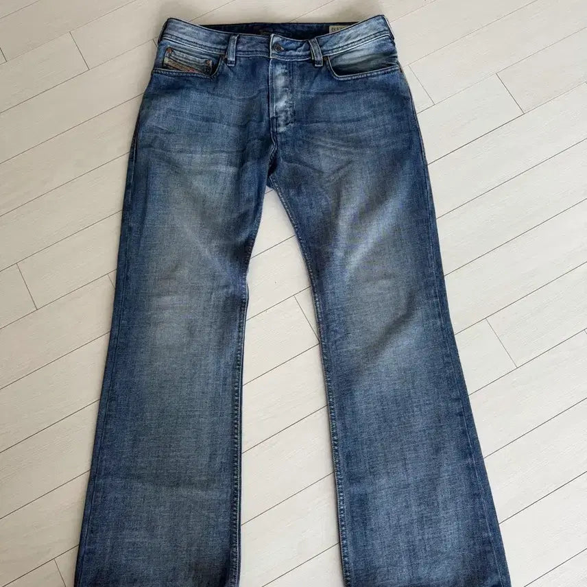 [BUNJANG] Diesel Jathan Vintage Denim Flare Fit Bootcut Jeans / 디젤 자탄 빈티지 데님 플레어핏 부츠컷