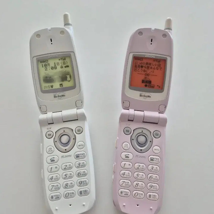 [BUNJANG] Docomo Y2K Japanese Mockup Phone / 일본 고전 y2k 도코모 일본 핸드폰 모형폰 목업폰