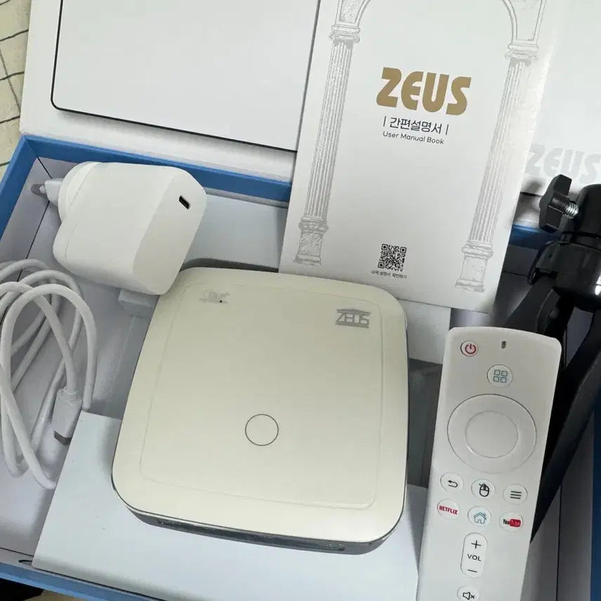 [BUNJANG] ZEUS SKY A880 HD Mini Beam Projector for Home Cinema and Camping / 제우스빔프로젝터 SKY 홈시네마 캠핑용 HD 미니빔 ZEUS A880