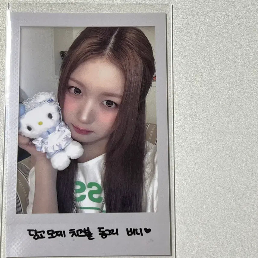 [BUNJANG] tripleS Jueun Baby Flower 2nd Week Studio Live Polaroid Photocard / 트리플에스 주빈 베이비플라워 2주차 공방 폴라 포카