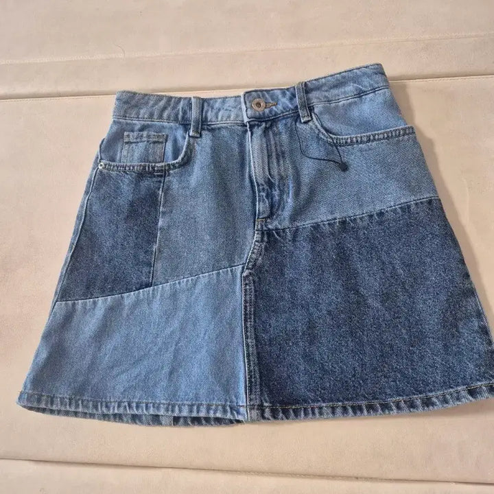 [BUNJANG] Zara Denim Patchwork Skirt - Size S (New) / 자라 청치마 데님 패치 워크 스커트 s 새상품