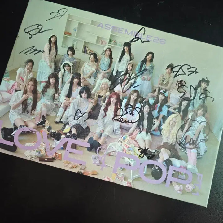 [BUNJANG] tripleS 24-Member Signed Album / 트리필에스 24인 싸인앨범 판매
