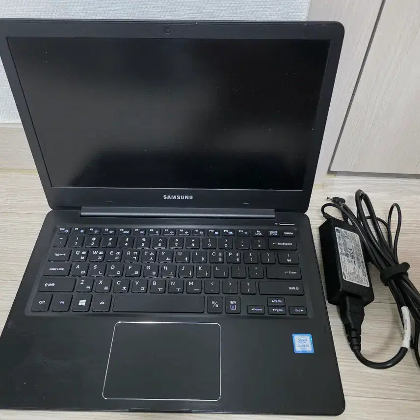 [BUNJANG] Samsung NT501R3A 13.3-inch Laptop / 삼성 NT501R3A 13.3인치 노트북/상태 좋음