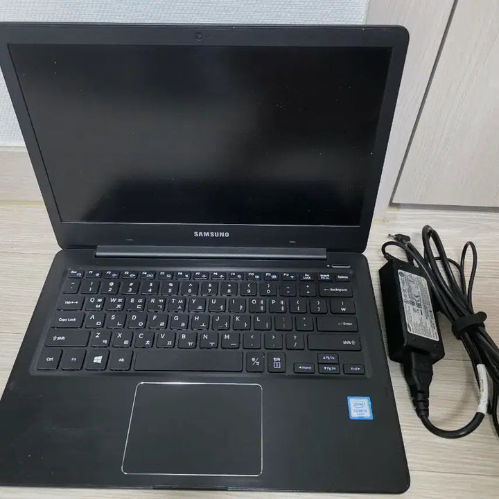 [BUNJANG] Samsung NT501R3A 13.3-inch Laptop / 삼성 NT501R3A 13.3인치 노트북/상태 좋음