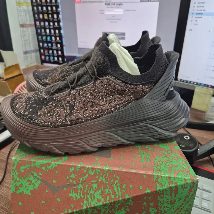 [BUNJANG] Hoka x Paria FARZANEH Restore TC Chuka Chocolate Hiking Boots / 호카 x 파리아 파르자네 리스토어 TC 츄카 초콜릿