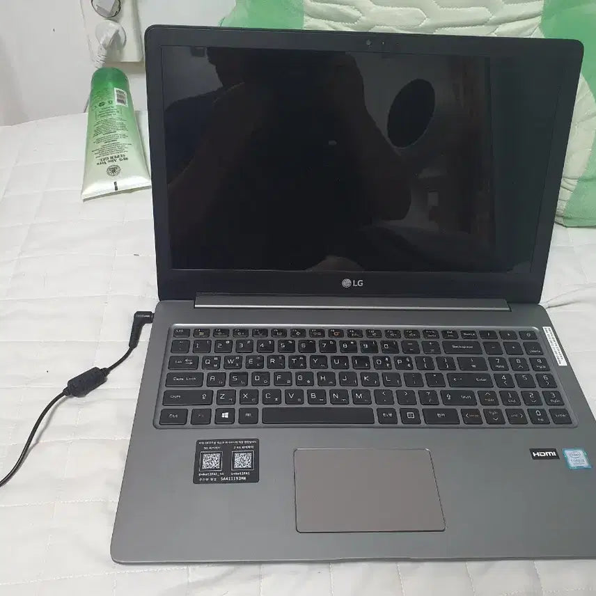 [BUNJANG] LG UltraPC 15U780 Intel Core i3-8th Gen Laptop / LG 노트북 울트라PC 15U780 i3-8세대 128GB +500GB