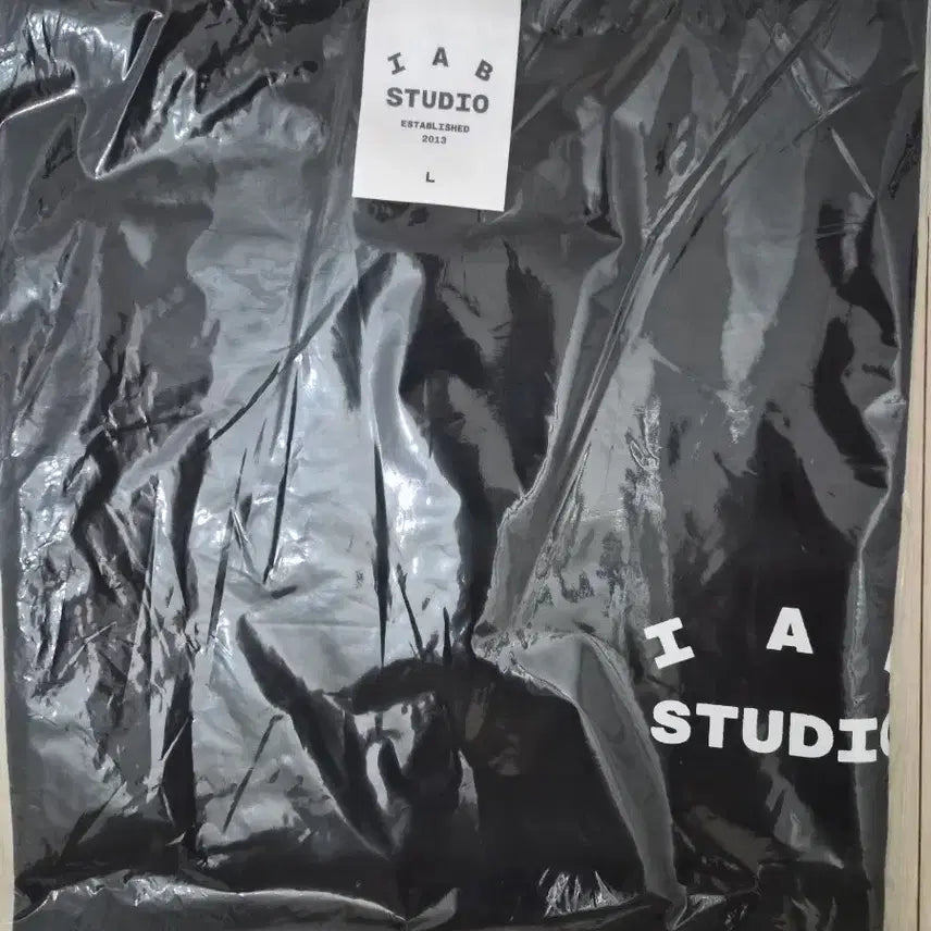 [BUNJANG] IAB STUDIO Black Short Sleeve T-Shirt L / IAB STUDIO 반팔 티셔츠 블랙 L사이즈.정품