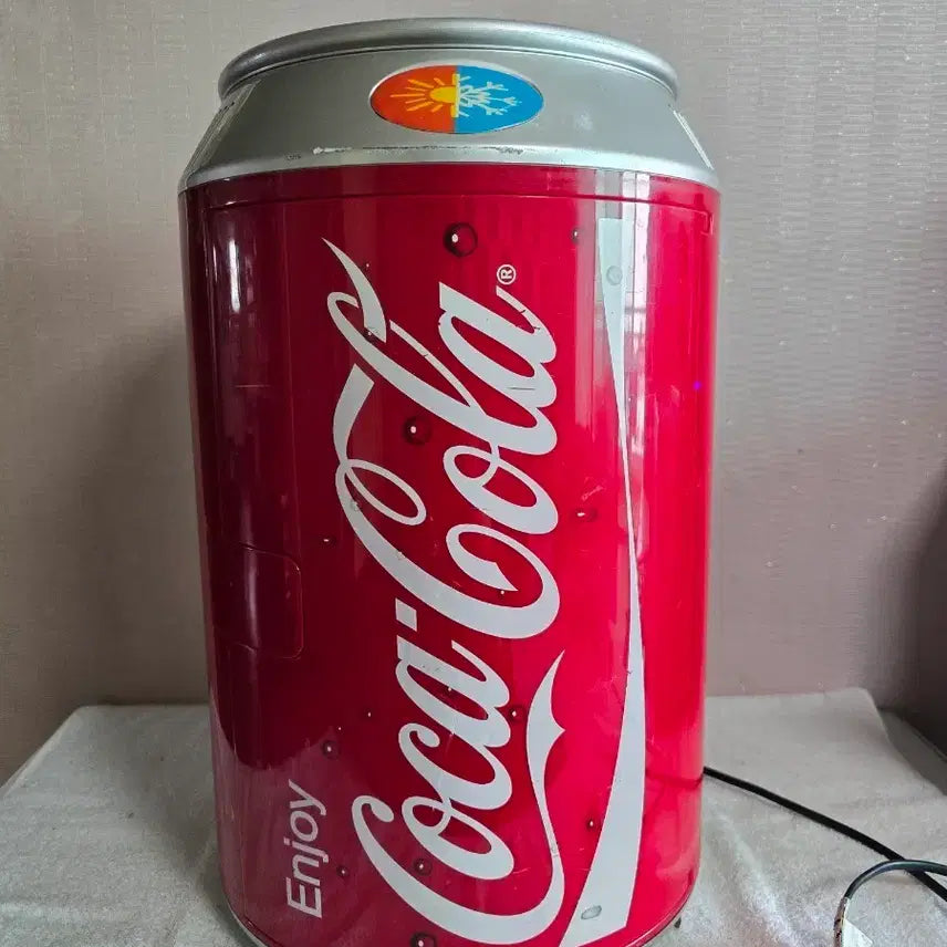 [BUNJANG] Coca-Cola Can Mini Refrigerator / 코카콜라 캔 모양 미니 냉장고