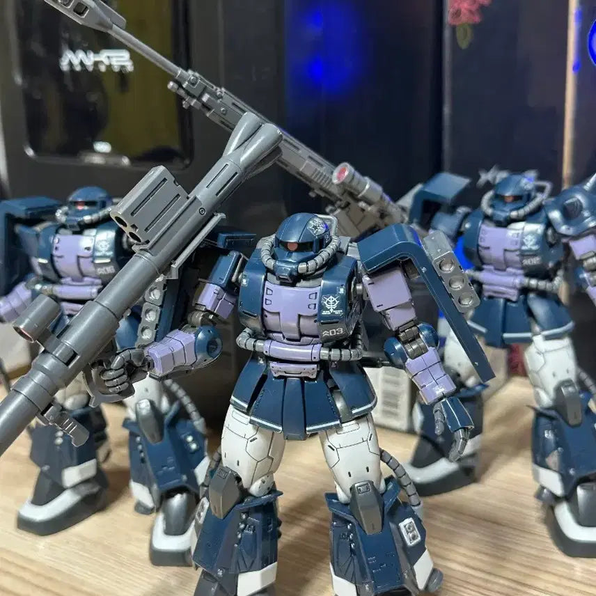 [BUNJANG] Bandai HG Zaku Black Tri-Stars Assembly Model Kit / hg 건담 검은삼연성 가조 판매