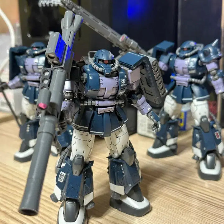 [BUNJANG] Bandai HG Zaku Black Tri-Stars Assembly Model Kit / hg 건담 검은삼연성 가조 판매