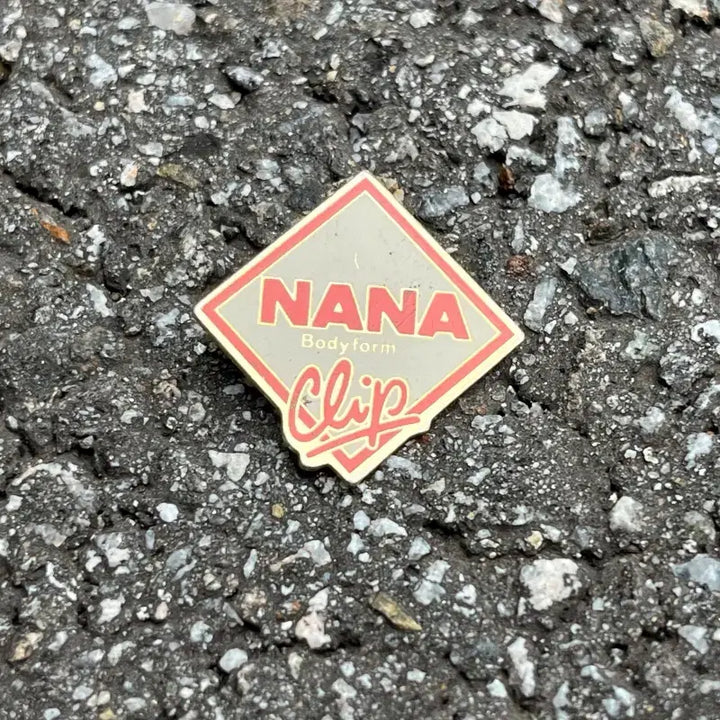 [BUNJANG] NANA Original Vintage French Metal Body Form Clip Badge / NANA 나나 바디폼클립 프랑스뱃지 빈티지뱃지 A344