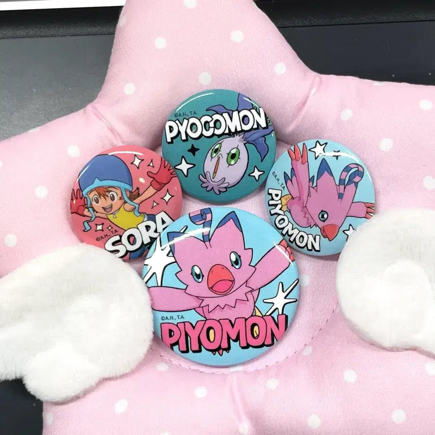 [BUNJANG] Digimon Adventure Sora &amp; Piyomon &amp; Unimon 4-Piece Badge Set / 디지몬어드벤처 소라 피요몬 어니몬 뱃지 4종 세트