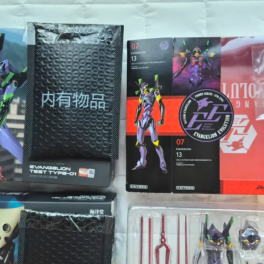 [BUNJANG] Kaiyodo Revoltech Evangelion Unit-01 &amp; Sachiel (Fourth Angel) Action Figure (Sealed) / [미개봉/특전] 리볼텍 에반게리온 초호기, 제 4사도 사키엘 (서비스)