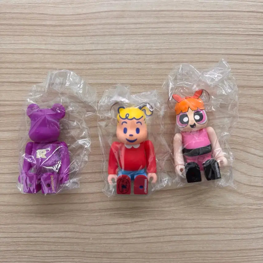 [SOLD OUT] 베어브릭50탄 파워퍼프걸 오사무 베이직R 일괄