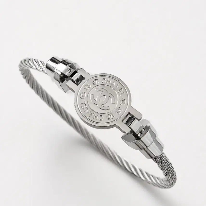 [BUNJANG] Surgical Stainless Steel C Logo Bangle Bracelet / C로고 써지컬 뱅글 팔찌 새상품