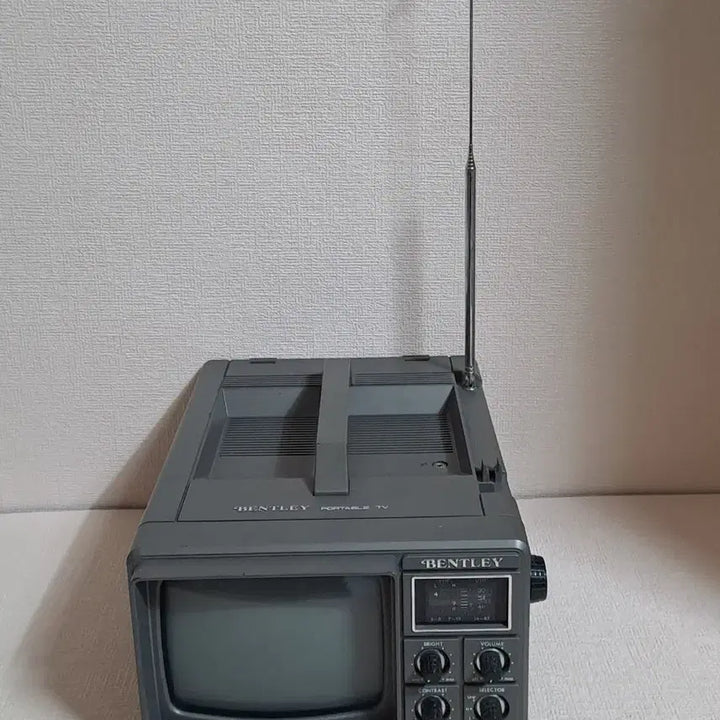 [SOLD OUT] 레트로 [ 흑백 텔레비전 ] 근대사 소형TV 인테리어 장식품