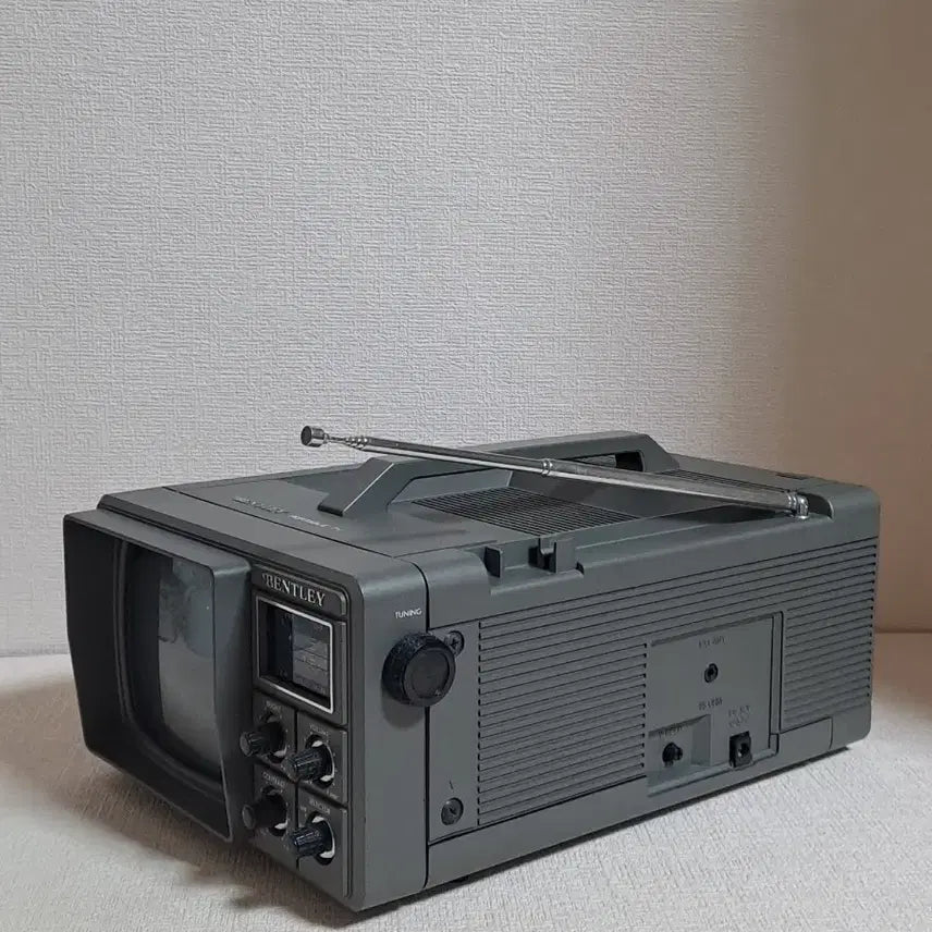 [SOLD OUT] 레트로 [ 흑백 텔레비전 ] 근대사 소형TV 인테리어 장식품