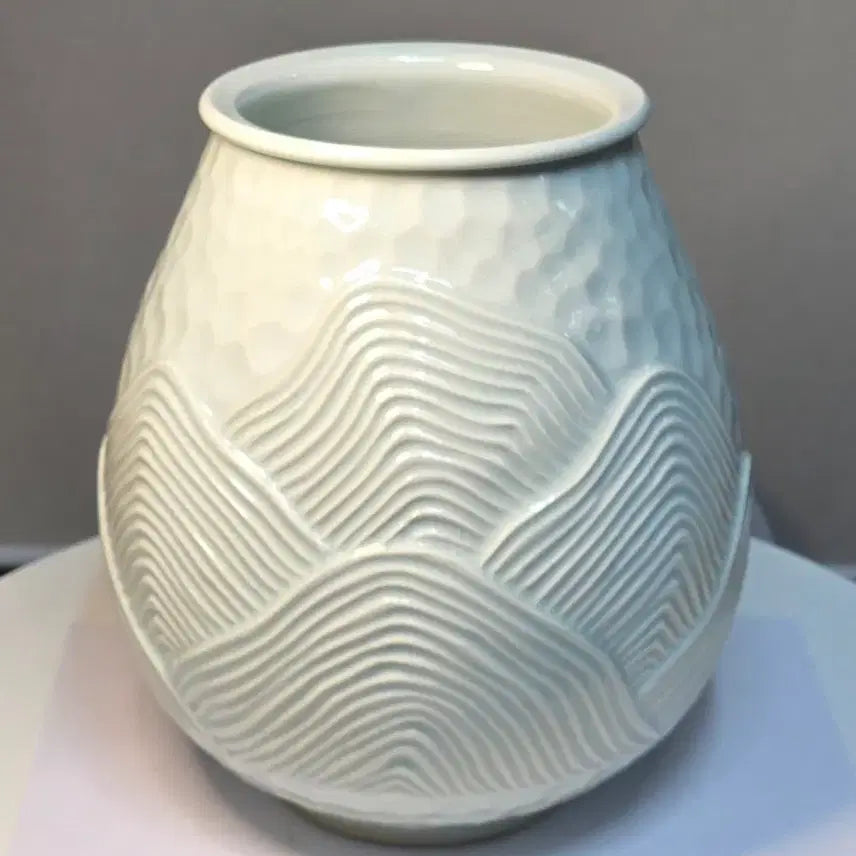 [BUNJANG] Zhu Xing Style Porcelain Vase / 백자 추상문호