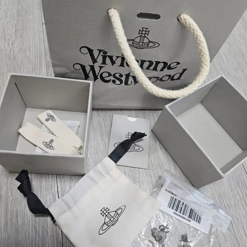 [BUNJANG] Vivienne Westwood Tomina Earrings (Authentic, Full Box) / (정품. 풀박스)비비안웨스트우드 토마시나 귀걸이