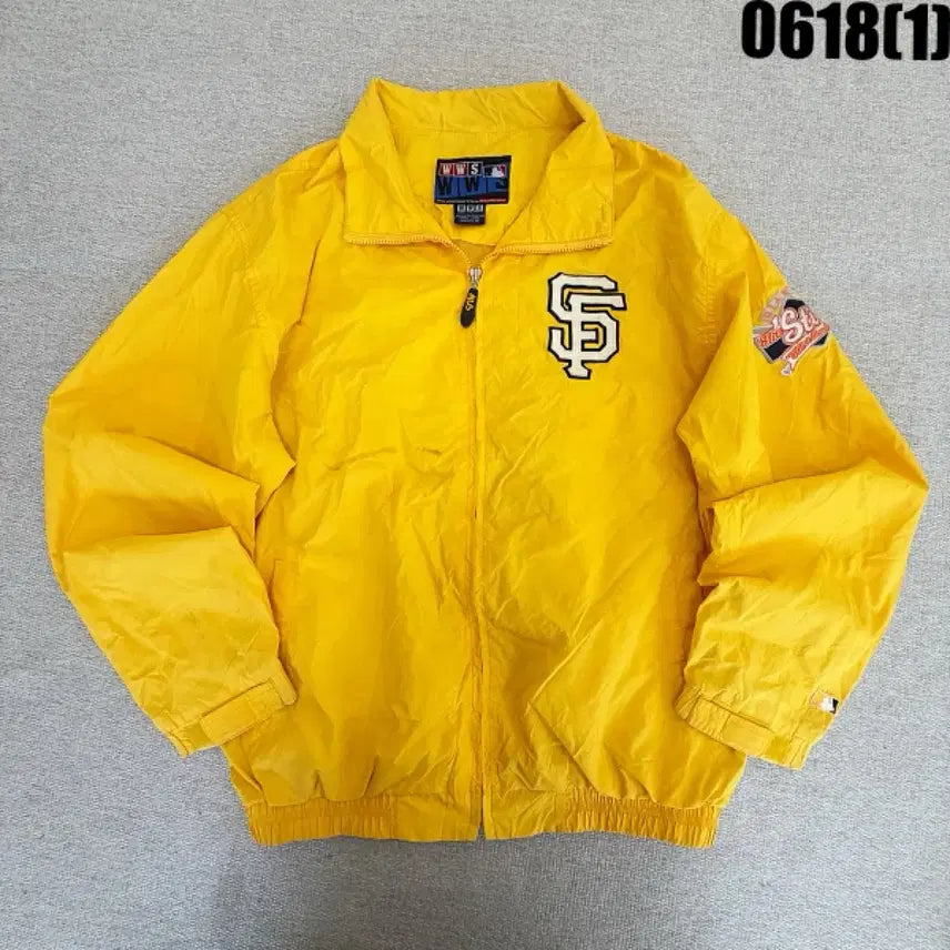 [BUNJANG] MLB San Francisco Giants Yellow Windbreaker Jacket (Size 95) / MLB 샌프란시스코 자이언츠 옐로우 바람막이 자켓 95