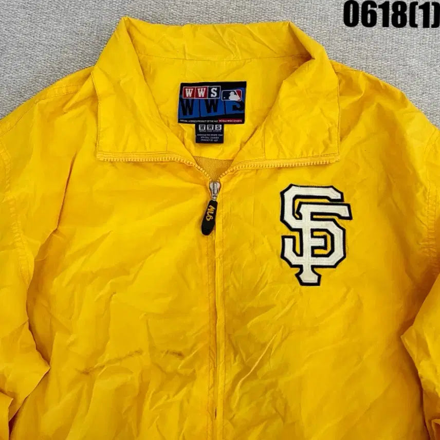 [BUNJANG] MLB San Francisco Giants Yellow Windbreaker Jacket (Size 95) / MLB 샌프란시스코 자이언츠 옐로우 바람막이 자켓 95