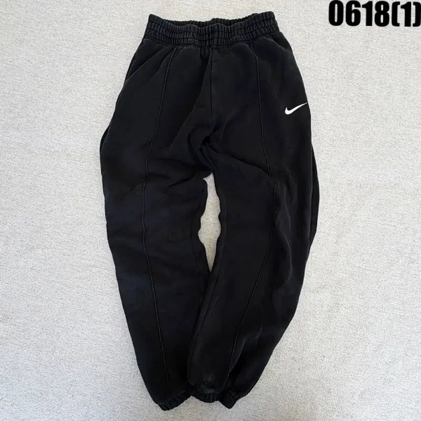 [BUNJANG] Nike Swoosh Training Pants Black S / 나이키 스우시 트레이닝 팬츠 블랙 S