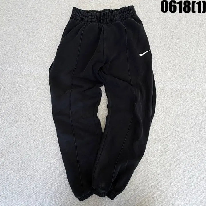 [BUNJANG] Nike Swoosh Training Pants Black S / 나이키 스우시 트레이닝 팬츠 블랙 S