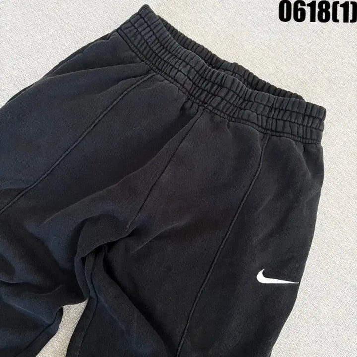 [BUNJANG] Nike Swoosh Training Pants Black S / 나이키 스우시 트레이닝 팬츠 블랙 S