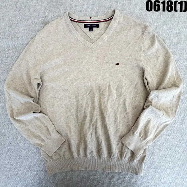 [BUNJANG] Tommy Hilfiger Beige V-Neck Knit L / 타미힐피거 니트 베이지색 V넥 L