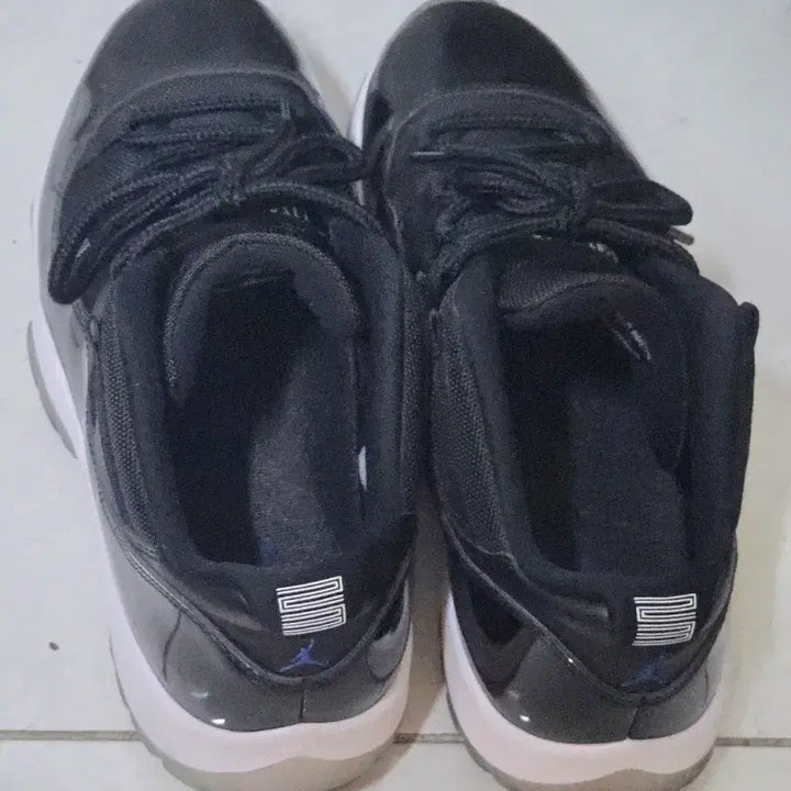 [BUNJANG] Nike Air Jordan 11 Retro Low &
