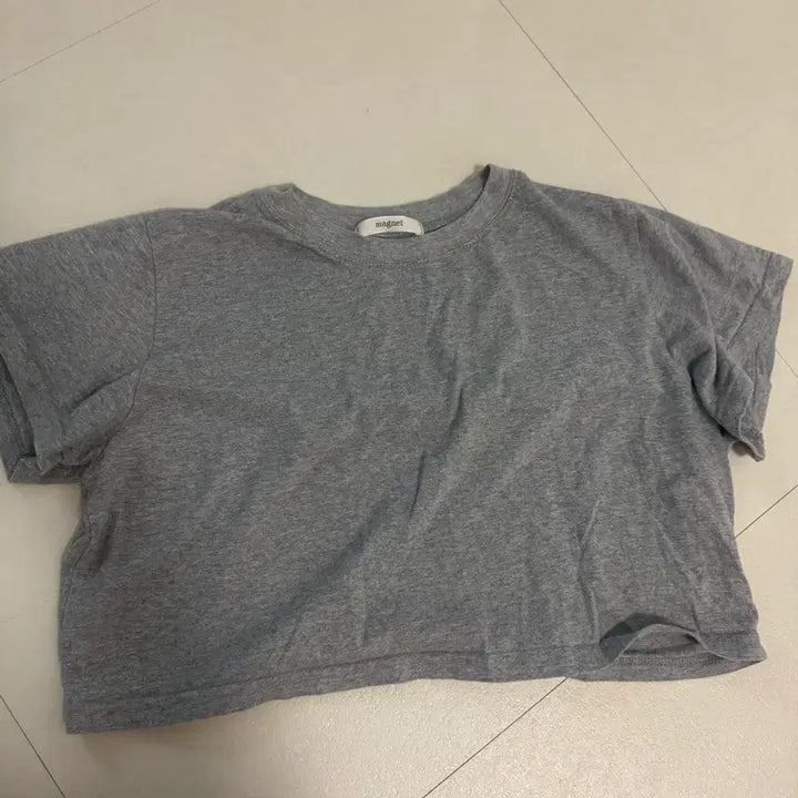 [BUNJANG] Magnet Crop Plain Short Sleeve T-Shirt Gray / 마그넷 크롭 무지 반팔 티셔츠 그레이