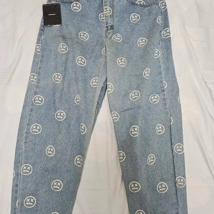 [BUNJANG] Massnoun Smiley Pattern Denim Pants Blue L / 매스너운 스마일 패턴 데님팬츠 블루 L