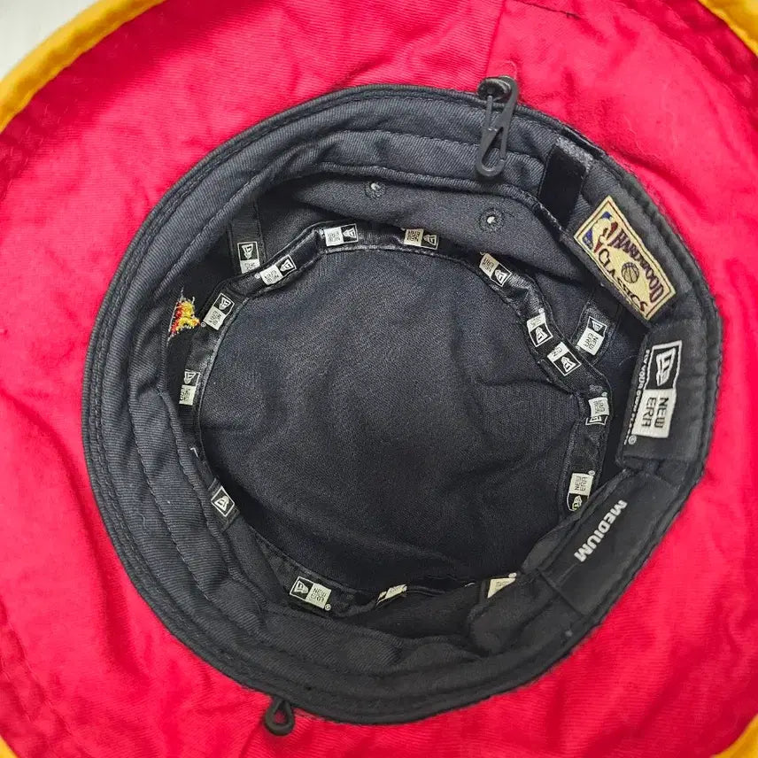 [BUNJANG] New Era Miami Heat Bucket Hat Black Red Yellow M / 뉴에라 마이애미 히트 버킷햇 블랙 레드 옐로우 M