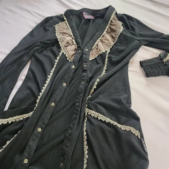 [BUNJANG] Ozzon Angelic Wing Crochet Embroidered Long Cardigan / 오즈온 ozzon 오즈안젤로 날개 크로셰 자수 롱가디건 엔젤코어 대장템