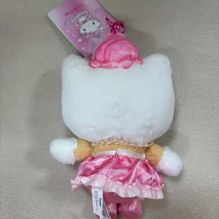 [BUNJANG] Sanrio Hello Kitty Dreamy Ice Parfait Parlor Mascot Doll Keychain / 산리오 키티 드리미 아이스 파라 팔러 아이스크림 가게 마스코트 인형 키링