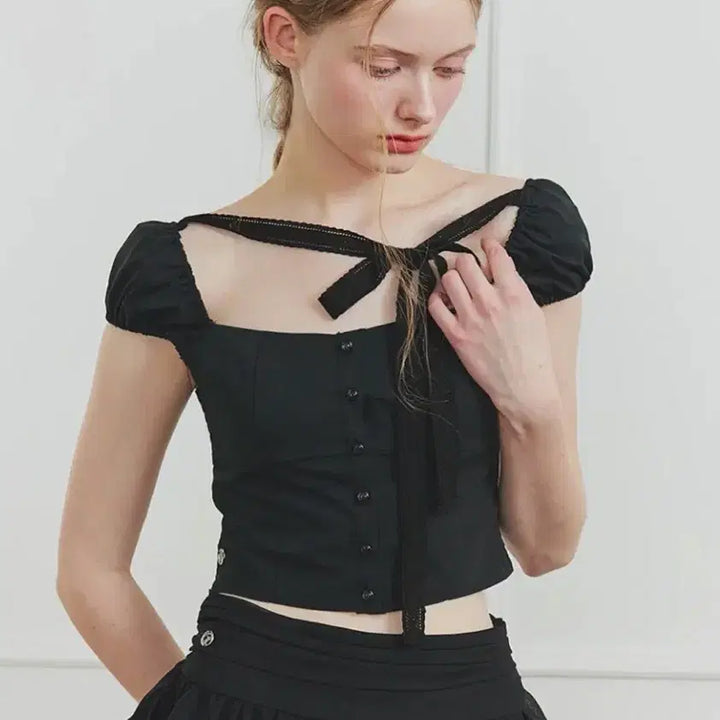 [BUNJANG] Pain Or Pleasure Wendy Ribbon Blouse Black / 페인오어플레져 WENDY RIBBON BLOUSE black