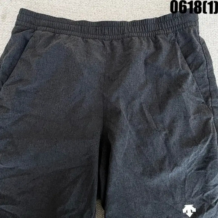 [BUNJANG] Descente Black Shorts Size 28 / 데상트 반바지 블랙 28